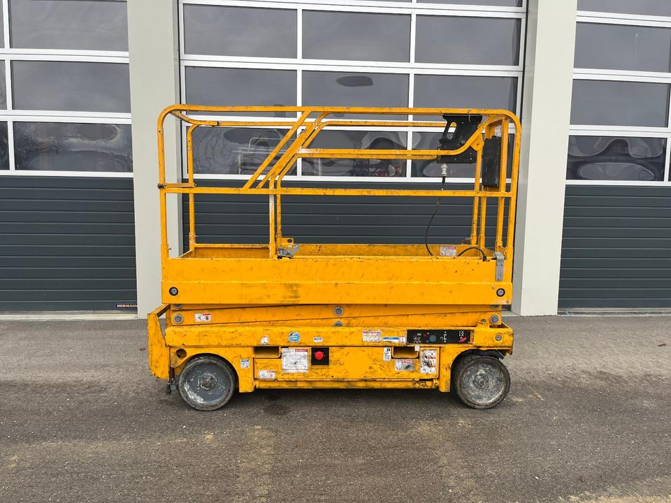 Haulotte Compact 8 - Scherenarbeitsbühne 8,2m, BJ 2021, Hebebühne (N21)