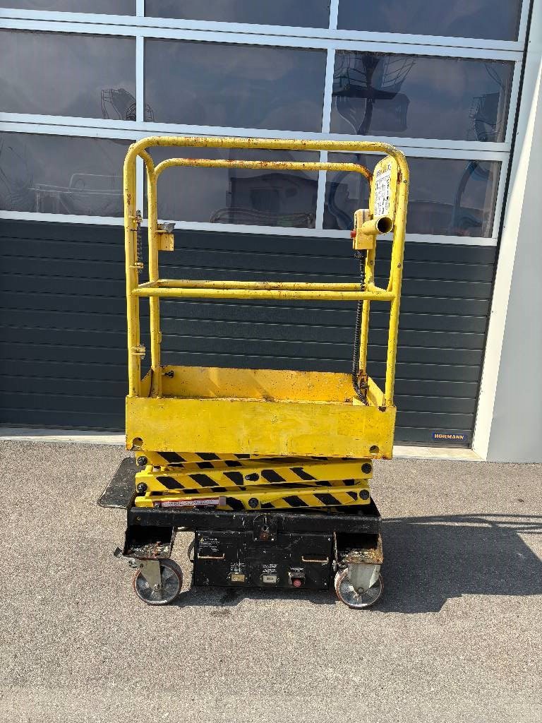 Boss 4,55m Arbeitsbühne Personenlift, BJ 2009