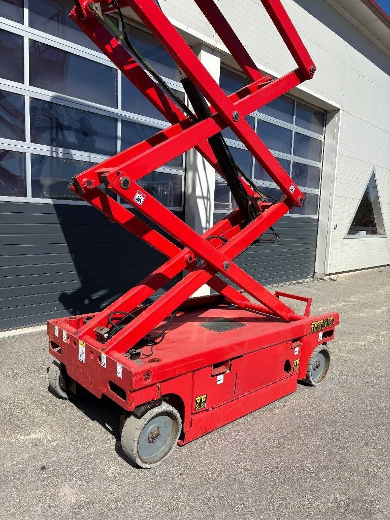 haulotte-compact-8w-8-2m-elekt122b5006.jpg