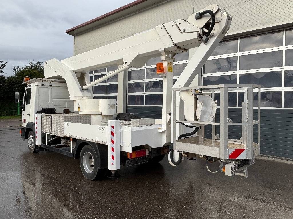 palfinger-tka-30-ks-lkw-arbeit2067b95b.jpg