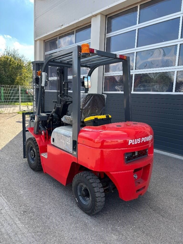 plus-power-dieselstapler-2500k387aac76.jpg