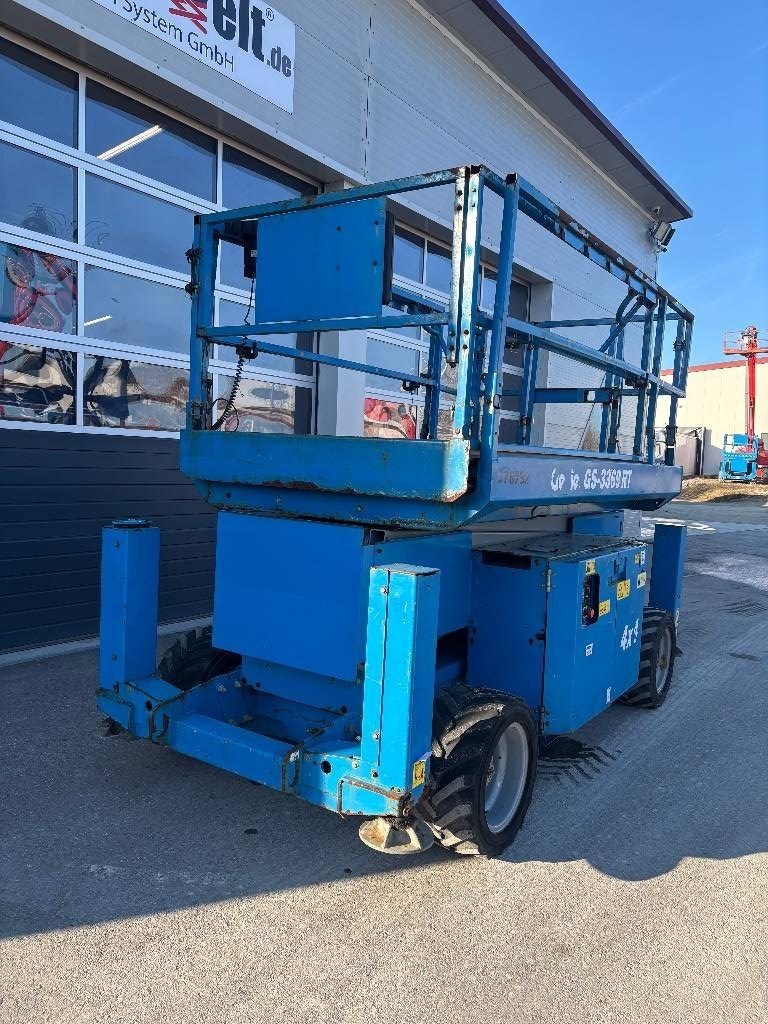 genie-gs-3369-rt-12m-diesel-sc306ad21c.jpg