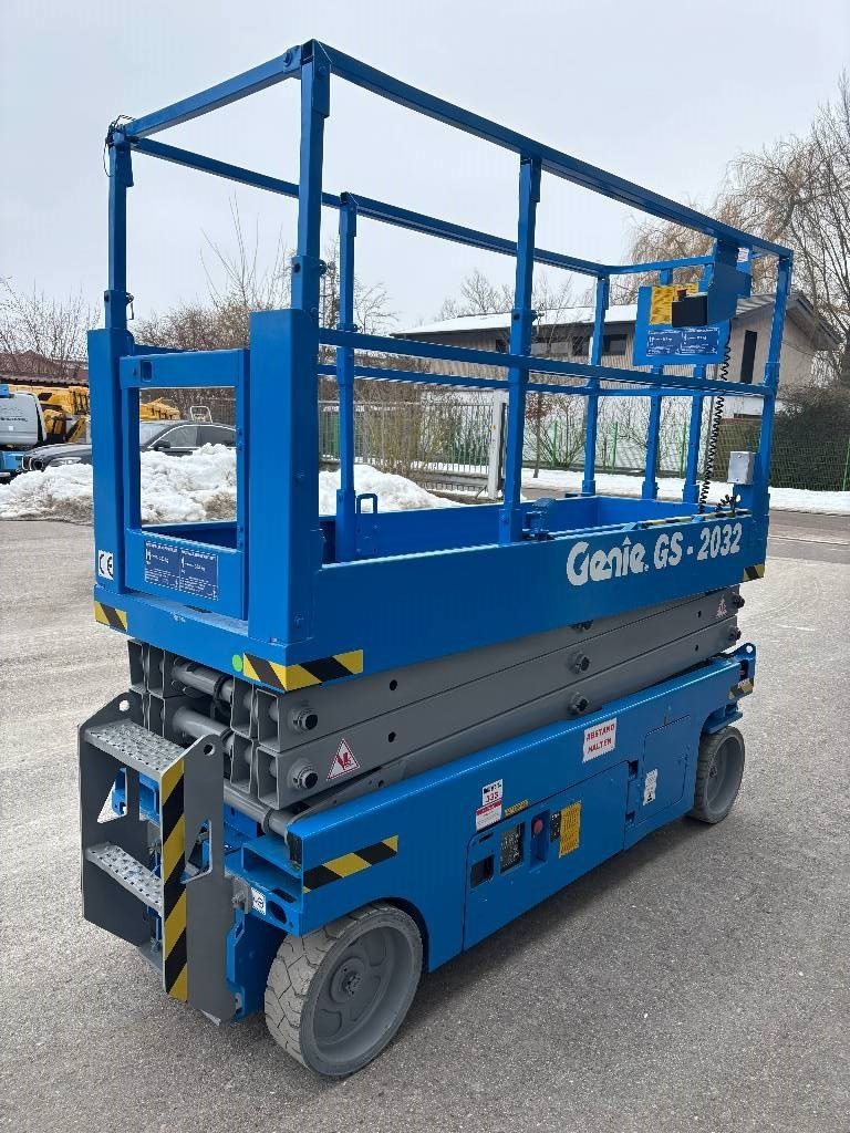 genie-gs-2032-8-10m-scherenarb9980c512.jpg