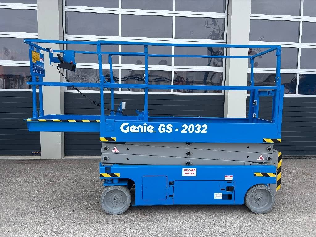 genie-gs-2032-8-10m-scherenarbaee0ad66.jpg