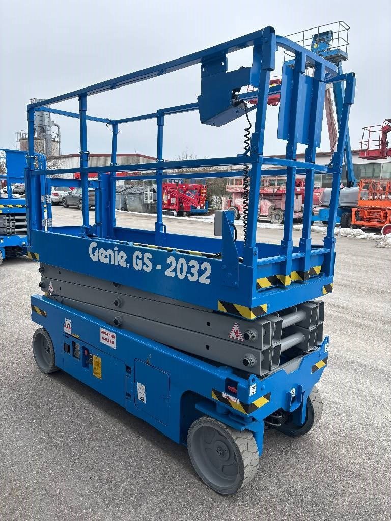 genie-gs-2032-8-10m-scherenarbb51d33cf.jpg