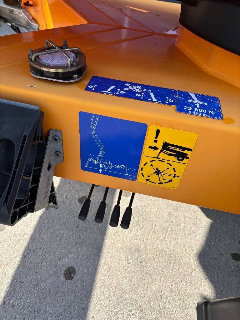 Dino 210 XT 21m Anhänger-Arbeitsbühne