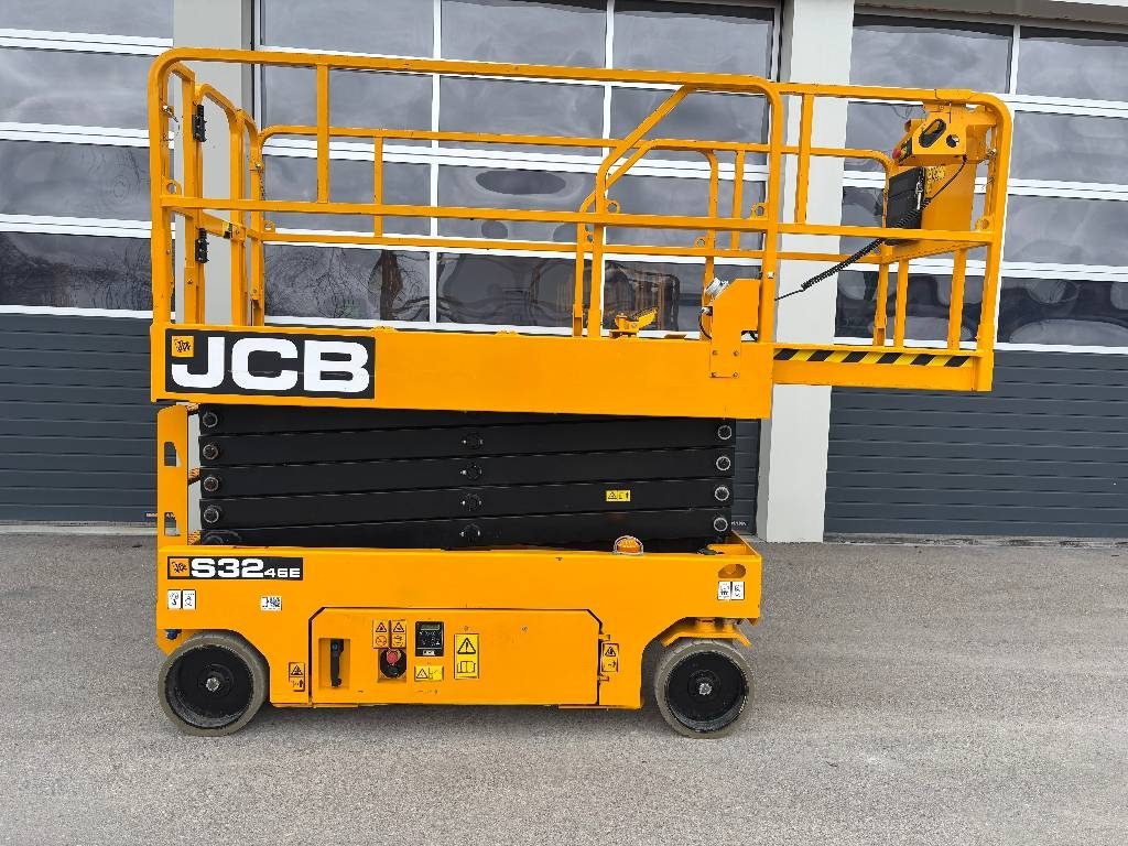 jcb-s3246e-11-70m-scherenarbeia26a180f.jpg
