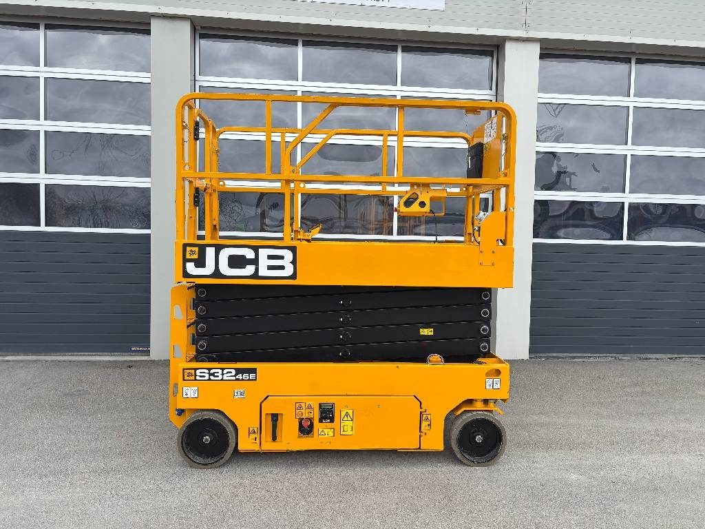 jcb-s3246e-11-70m-scherenarbeieca464ba.jpg