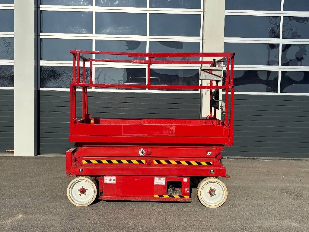 SkyJack SJ 4620 8,10m Elektro Scherenarbeitsbühne