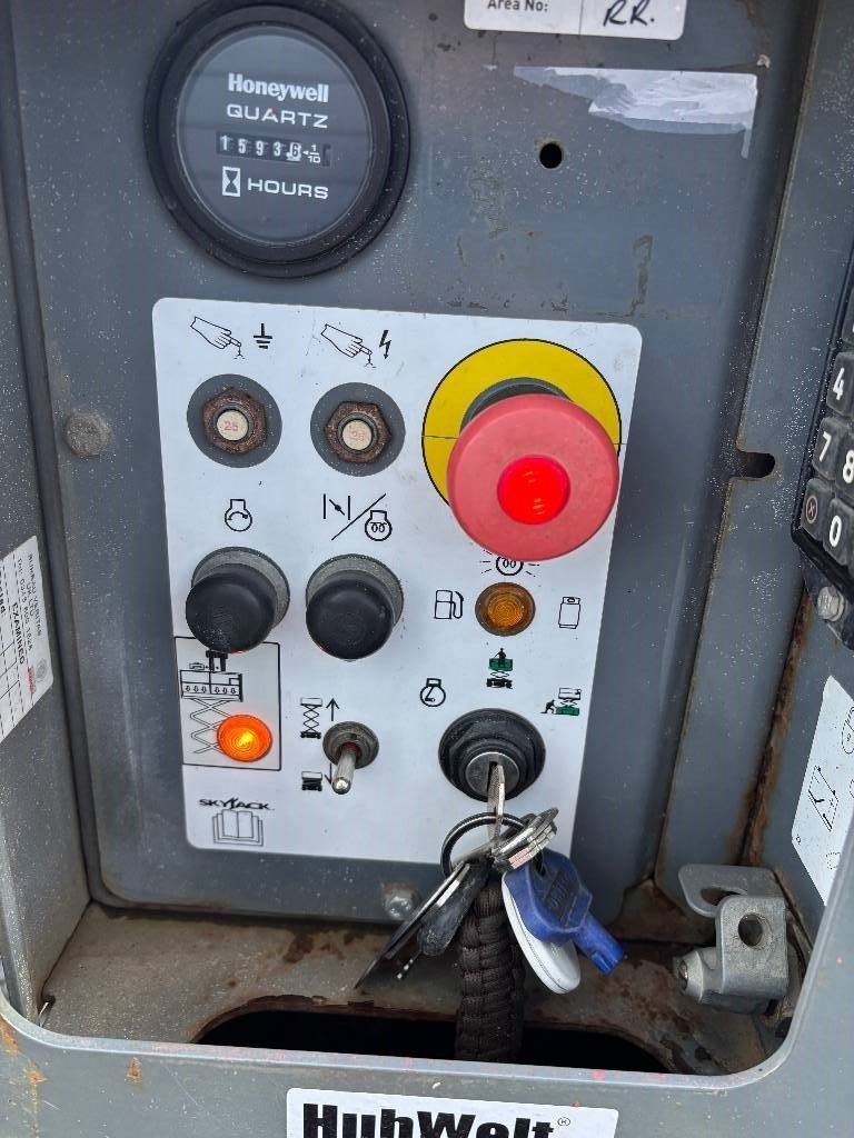 skyjack-sj6832rt-11-70m-diesel232c70fd.jpg