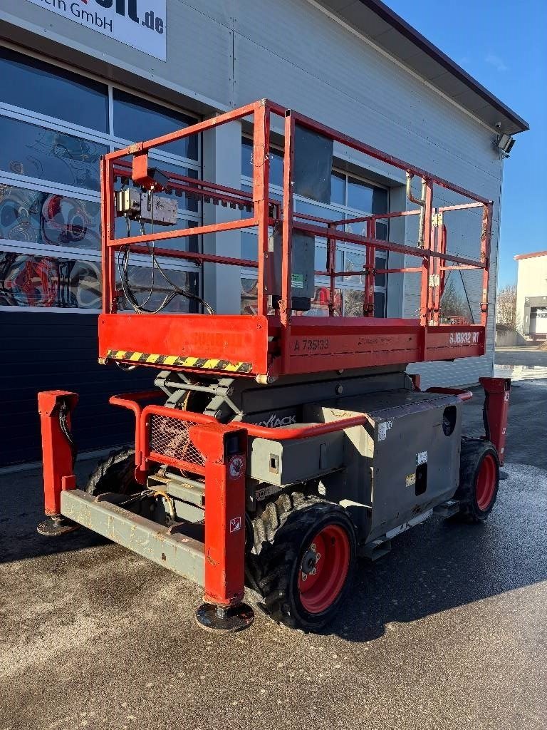 skyjack-sj6832rt-11-70m-diesel393e5f48.jpg