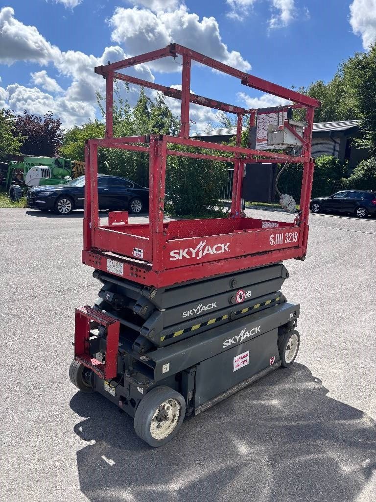 skyjack-sj-3219-7-80m-scherena6194015a.jpg